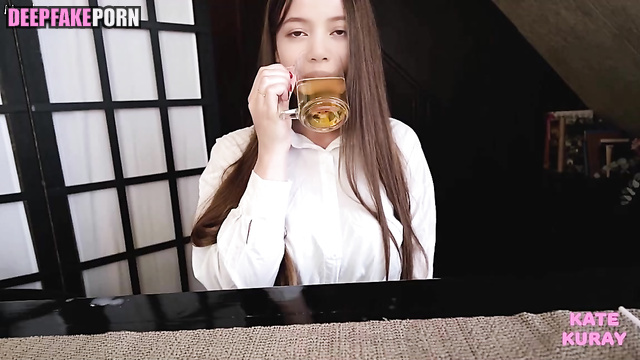 Lisa massages cock with her sexy legs (섹스 장면 리사) [PREMIUM]