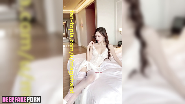 Guan Xiaotong in a very sexy dress (深度换脸 关晓彤)