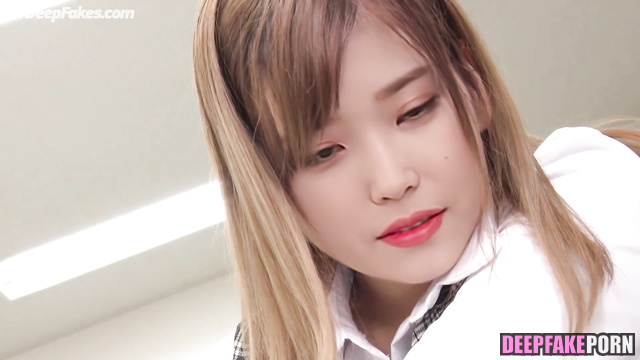 New shy secretary IU was fucked on the work table, ai (아이유 연예인 섹스)