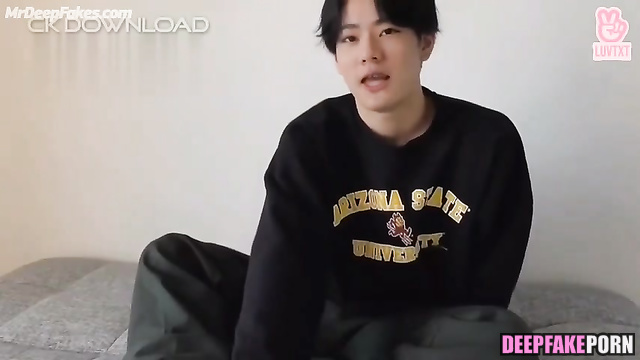 Jungwon face swap - boy jerked off on webcam / エンハイフン 顔を変える