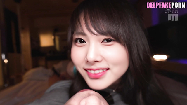 Hyewon treated him with her hole - sex tape / アイズワン ホットフェイススワップ [PREMIUM]