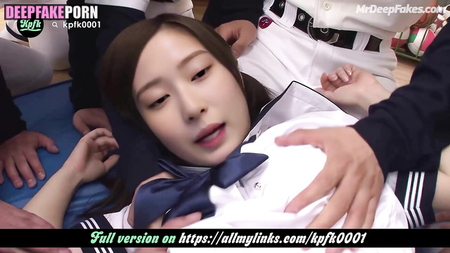 Boys licking her pussy in turns - Minju sex tape / アイズワン セレブのセックス