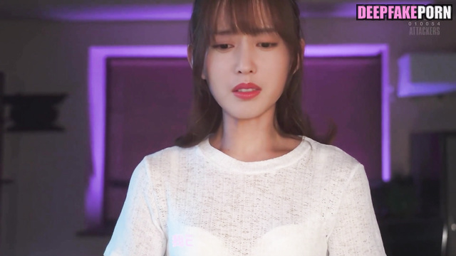 Two ugly old farts fucked her - fake Zhang Tian'ai / 张天爱 性爱场面