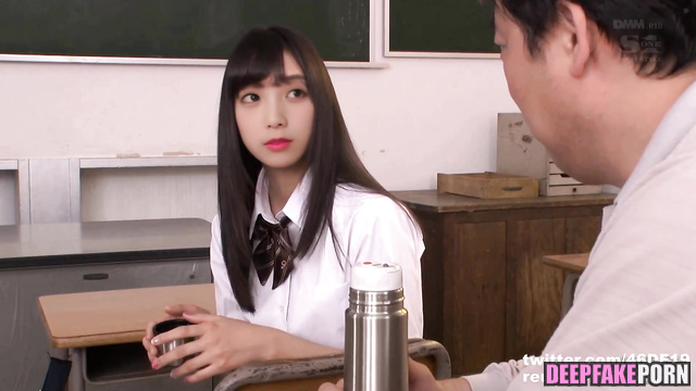 The teacher sniffs Yuki Yoda's hair - Nogizaka46, fakeapp (与田 祐希 偽アプリ) [PREMIUM]