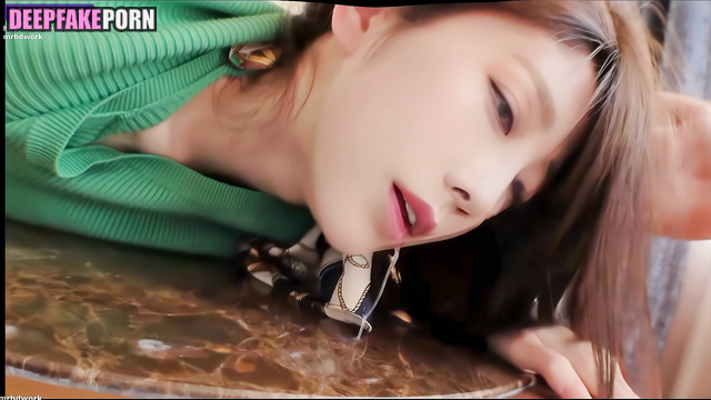 Fake Taeyeon SNSD - love games of a young couple (人工知能 少女時代) [PREMIUM]