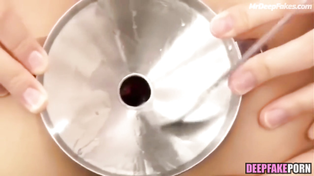 Snowbabyyx eating her juicy creampie - deepfake porn