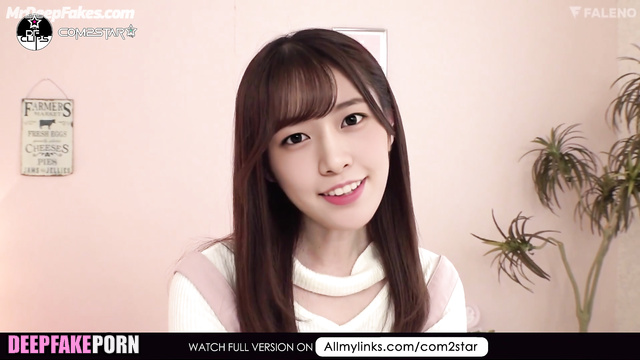 Modest Deepfake Lady Yujin Flashing Panties (アイズワン 本物の偽物)