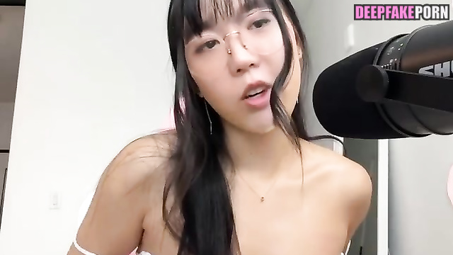 Sexy brunette LilyPichu showing pussy on twitch translation - fakeapp