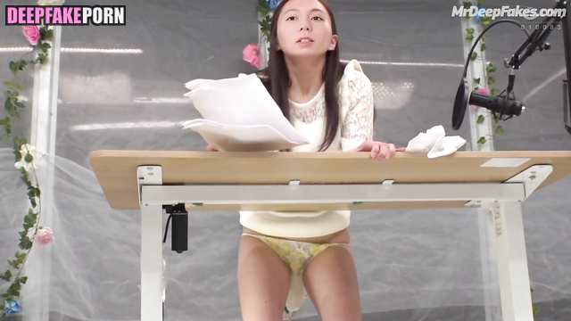 ディープフェイク Lynn/りん squirts hard and can't start working solo deepfake