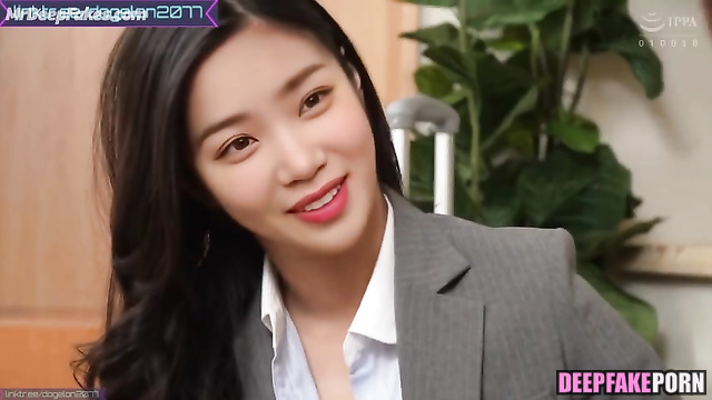 Chaewon wanna be nude ヌード next to her naughty colleague アイズワン IZ*ONE