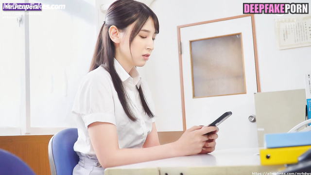 MOMOLAND 韓国語 Korean star Nancy モモランド entertains me with pussy at work