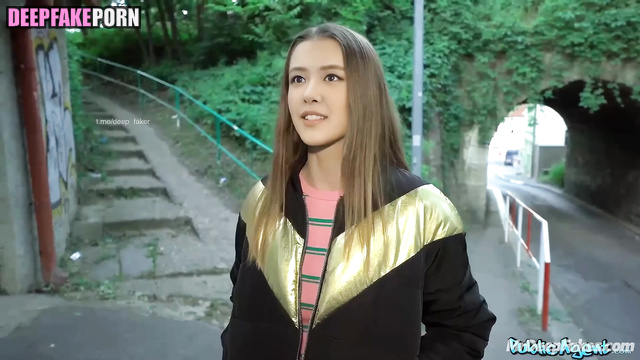 Sexy Rose showed tits for money (right on the street) fakeapp / 로제 블랙핑크