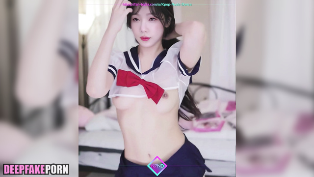 Star of 韓国語 Korean band SNSD 少女時代 Taeyeon improves skills of hot dance [PREMIUM]