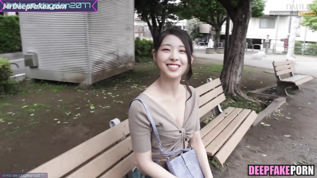 Shy babe was picked up at the bus stop, fake Yuna (유나 있지)