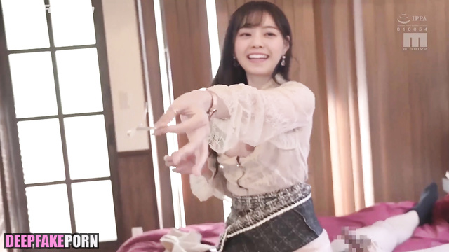 Nanase Nishino enjoying men's attention - fakeapp // 西野七瀬 乃木坂46