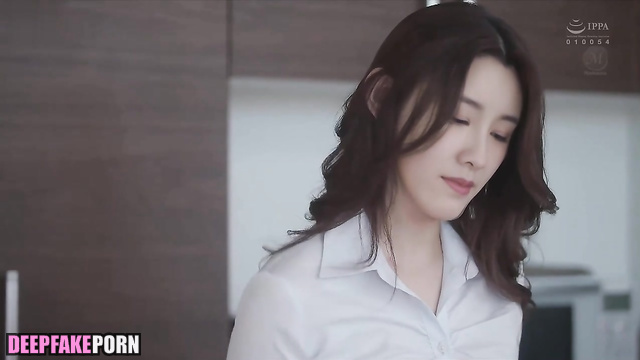 Chen Duling enjoying oral sex in the office, fakeapp // 陈都灵 名人性爱 [PREMIUM]