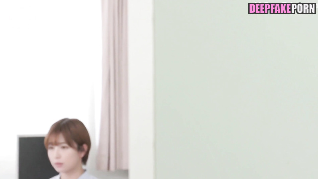 Fake Mariko Shinoda stimulated her clit during blowjob / 篠田 麻里子 本物の偽物