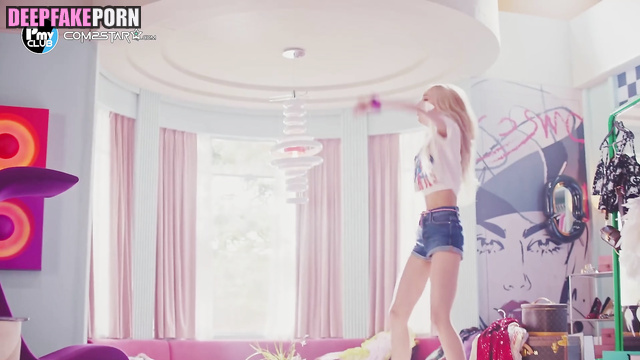 Blonde enjoying big cock in mouth, Somi (전소미 아이오아이) face swap [PREMIUM]