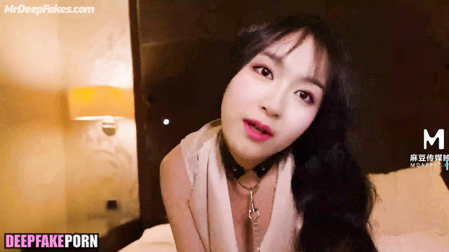 Busty whore Landi Li (李兰迪 本物の偽物) had a client in a collar - hotel fakeapp