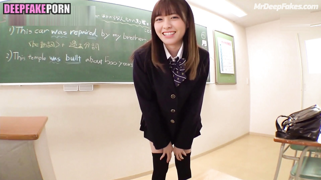 Her legs seduced you / school sex scenes with Kanna Hashimoto 橋本 環奈 本物の偽物