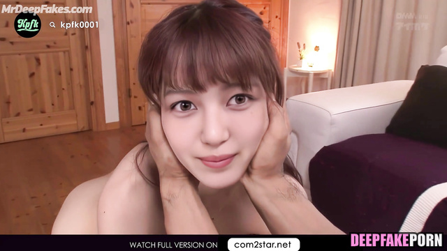 Fake Danielle enjoying his passionate kisses / ニュージーンズ ディープフェイクビデオ