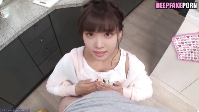 Cute housewife Chaewon (アイズワン 本物の偽物) made a blowjob on her kitchen [PREMIUM]