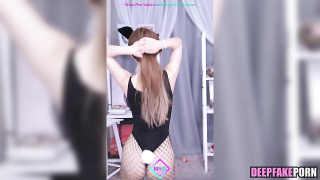 Young sexy brunette dancing to order - Winter deepfake video 윈터 에스파 [PREMIUM]