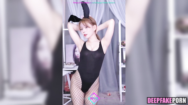 Young sexy brunette dancing to order - Winter deepfake video 윈터 에스파 [PREMIUM]