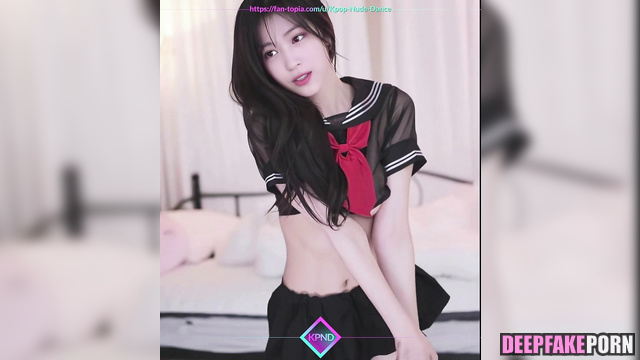 Horny Ryujin (류진 있지) danced for you in japanese schoolgirl suit // [PREMIUM]