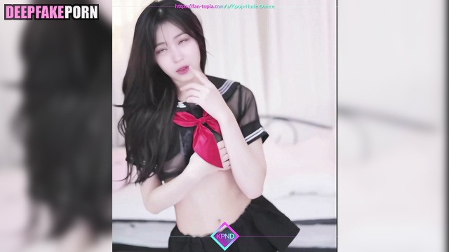 Horny Ryujin (류진 있지) danced for you in japanese schoolgirl suit // [PREMIUM]