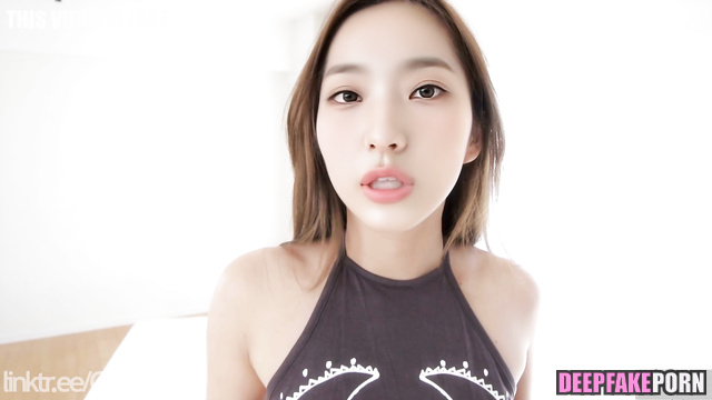 Pretty Saerom adores working by her foots / Saerom real fake 새롬 프로미스나인 [PREMIUM]