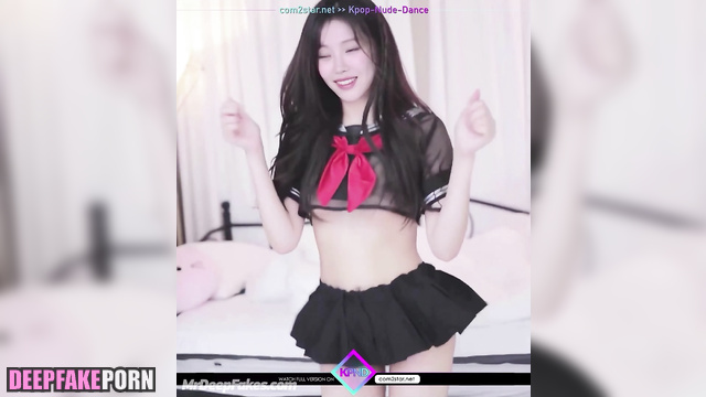 Crazy schoolgirl jumping and dancing - fake Karina (카리나 에스파)
