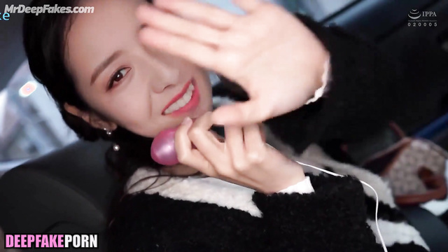 Fake Tong Liya almost agreed to play with a sex toy in your car 佟丽娅 真假