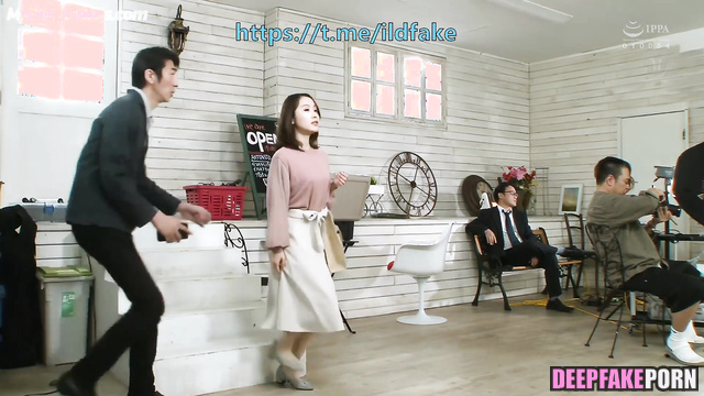 Chinese 中国人 star 刘诗诗 Liu ShiShi gets ready for passionate sex