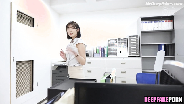 Your sexy college wants to fuck you in the toilet 마젠타 진짜 가짜 ai magenta62