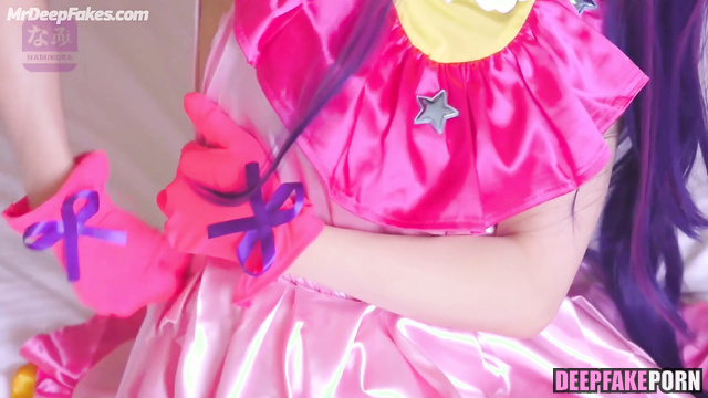 Nogizaka46 日本人 Japanese girl Saito Asuka 齋藤 飛鳥 plays in sexy costume