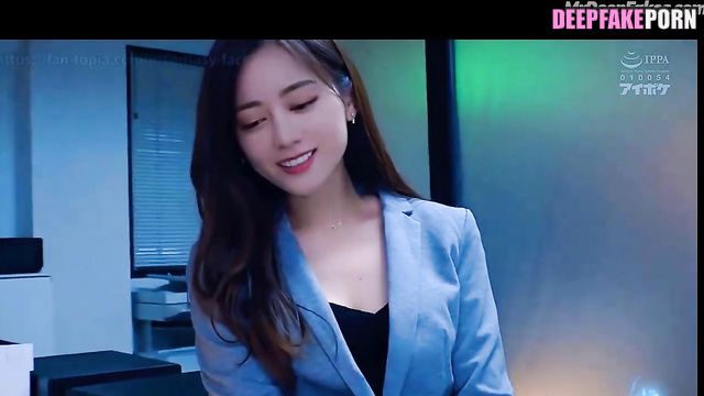 Hidden handjob under the office table with fake Dilireba 迪丽热巴 迪力木拉提 真假