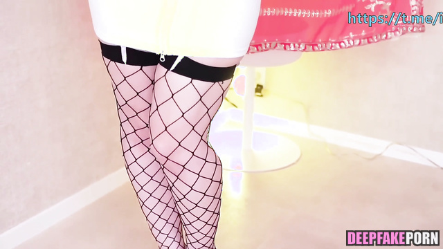 柳岩 Liu Yan wants to seduce me in fishnets 假名人色情片 fake celebrity porn