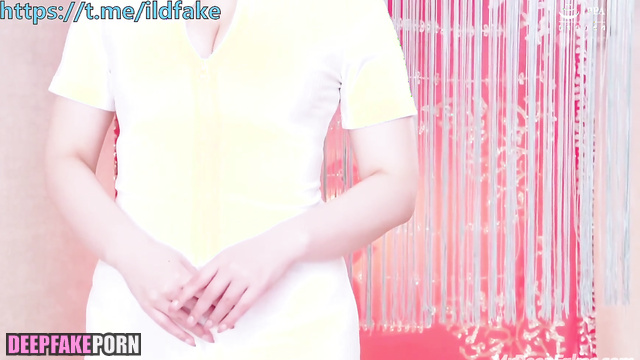 柳岩 Liu Yan wants to seduce me in fishnets 假名人色情片 fake celebrity porn