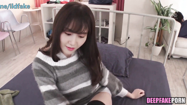 K-pop star of 少女時代 SNSD Yoona gladly shows her handjob skills ケー・ポップ