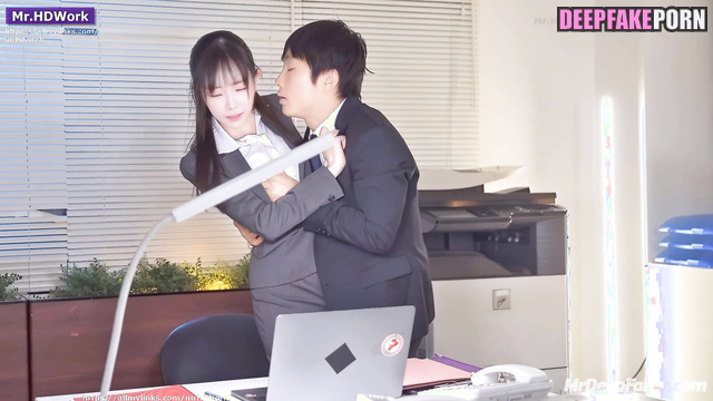少女時代 SNSD Taeyeon is the best in pleasing her boss at work ポルノ porn