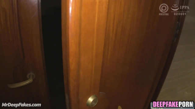 Japanese 日本人 celeb 浜辺美波 Minami Hamabe thanks for sex toy with her mouth