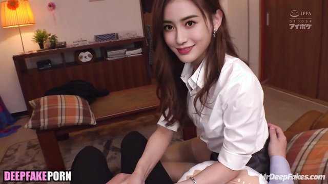 Angelababy 杨颖 kisses him gently with nice lips 智能换脸 smart face change