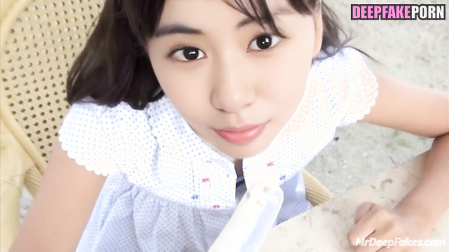 Look, how she will suck a banana / Wanyang Douyin (宛央抖音网 智能換臉) real fake