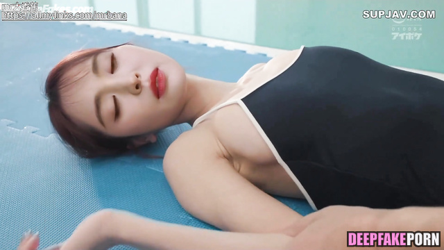 Trainer cumed her swimsuit / Gulinazha (古力娜扎 假名人色情片) deepfake erotic