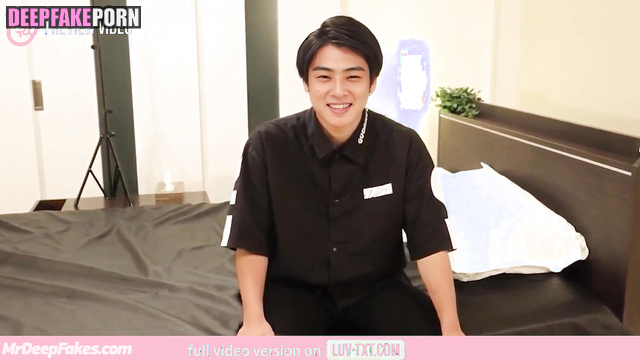 Smiling brunet wants to try a cock - Cha Eunwoo (アストロ フェイクポルノ) face swap