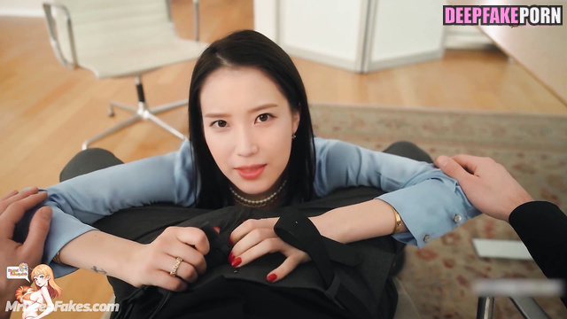 아이유 IU makes my work days not so boring with her sweet pussy 성인 adult