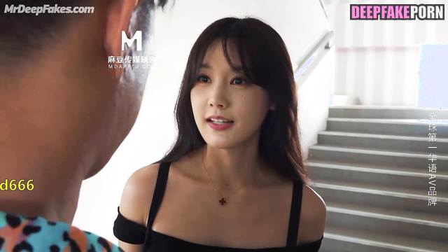 Hostel neighbor asked him to watch her undress, Li Yitong (李一桐 智能換臉) A.I.