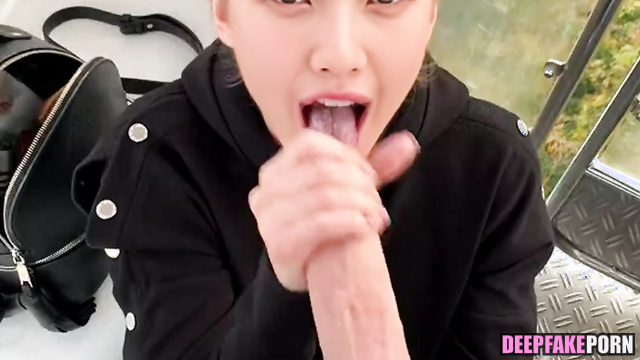 Babe did a great job by her mouth at extreme heights, fake IU 조이 진짜 가짜