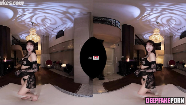 She can't decide what to wear on a date, fake Miyuki Watanabe (渡辺 美優紀 性別)